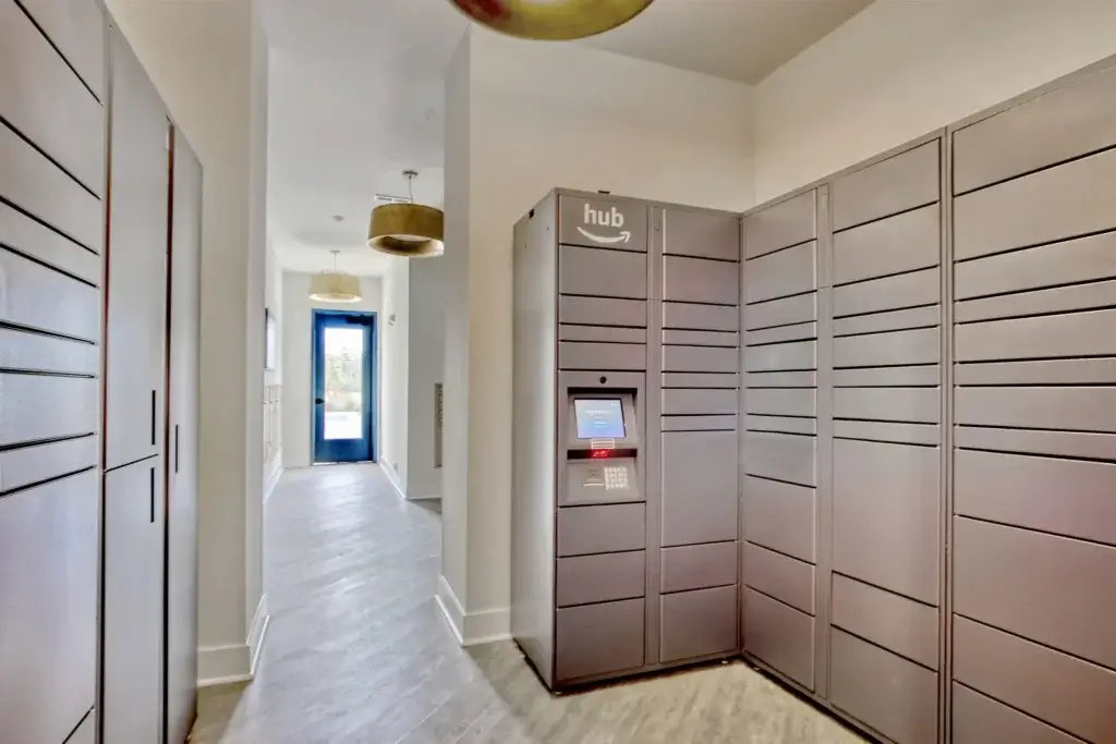 LC - The Landing at Coventry Package Lockers