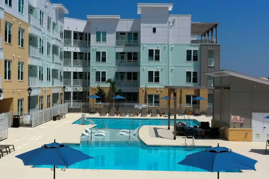 LC - The Landing at Coventry Resort Style Pool